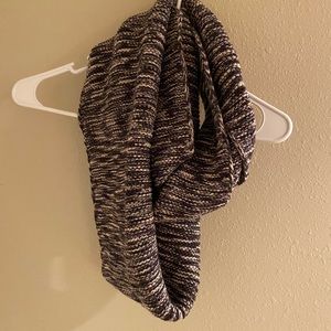 NORTH FACE — LIGHT PINK INFINITY SCARF